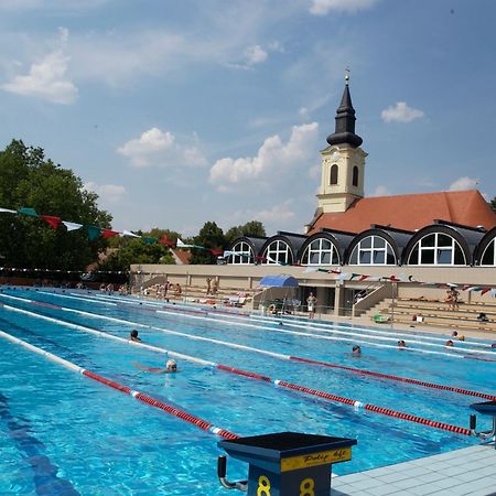 Hunguest Hotel Дьюла Екстер'єр фото