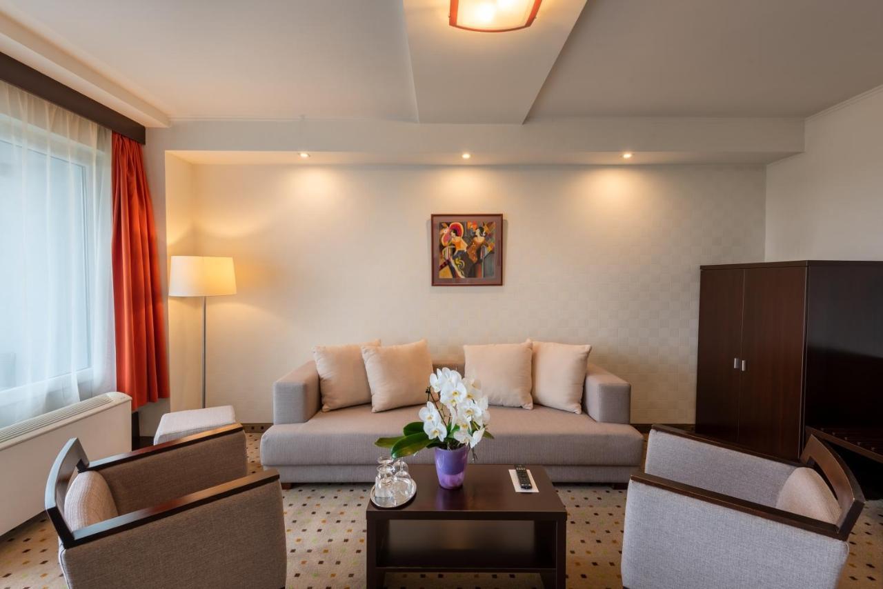 Hunguest Hotel Дьюла Екстер'єр фото