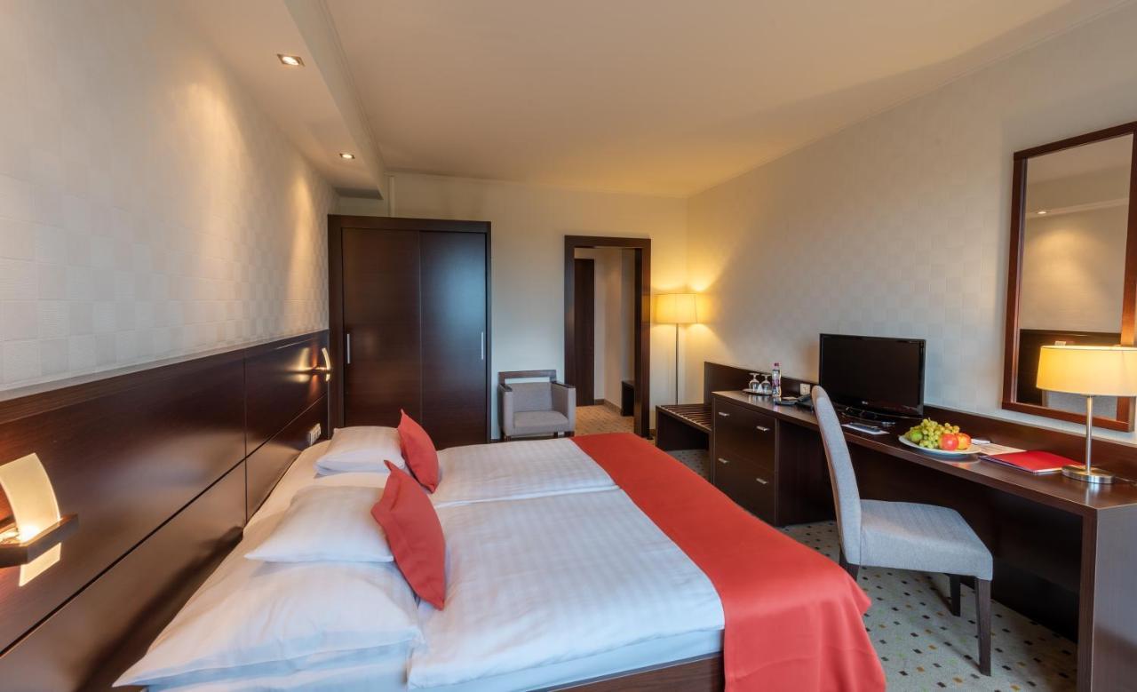 Hunguest Hotel Дьюла Екстер'єр фото
