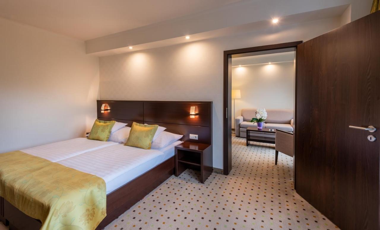 Hunguest Hotel Дьюла Екстер'єр фото