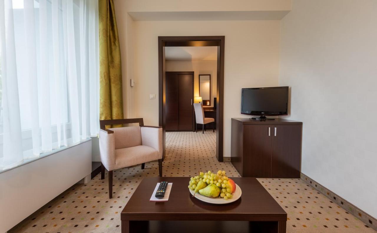Hunguest Hotel Дьюла Екстер'єр фото