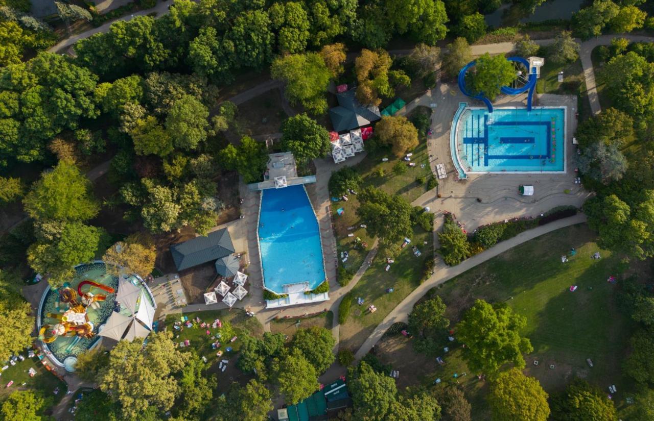 Hunguest Hotel Дьюла Екстер'єр фото
