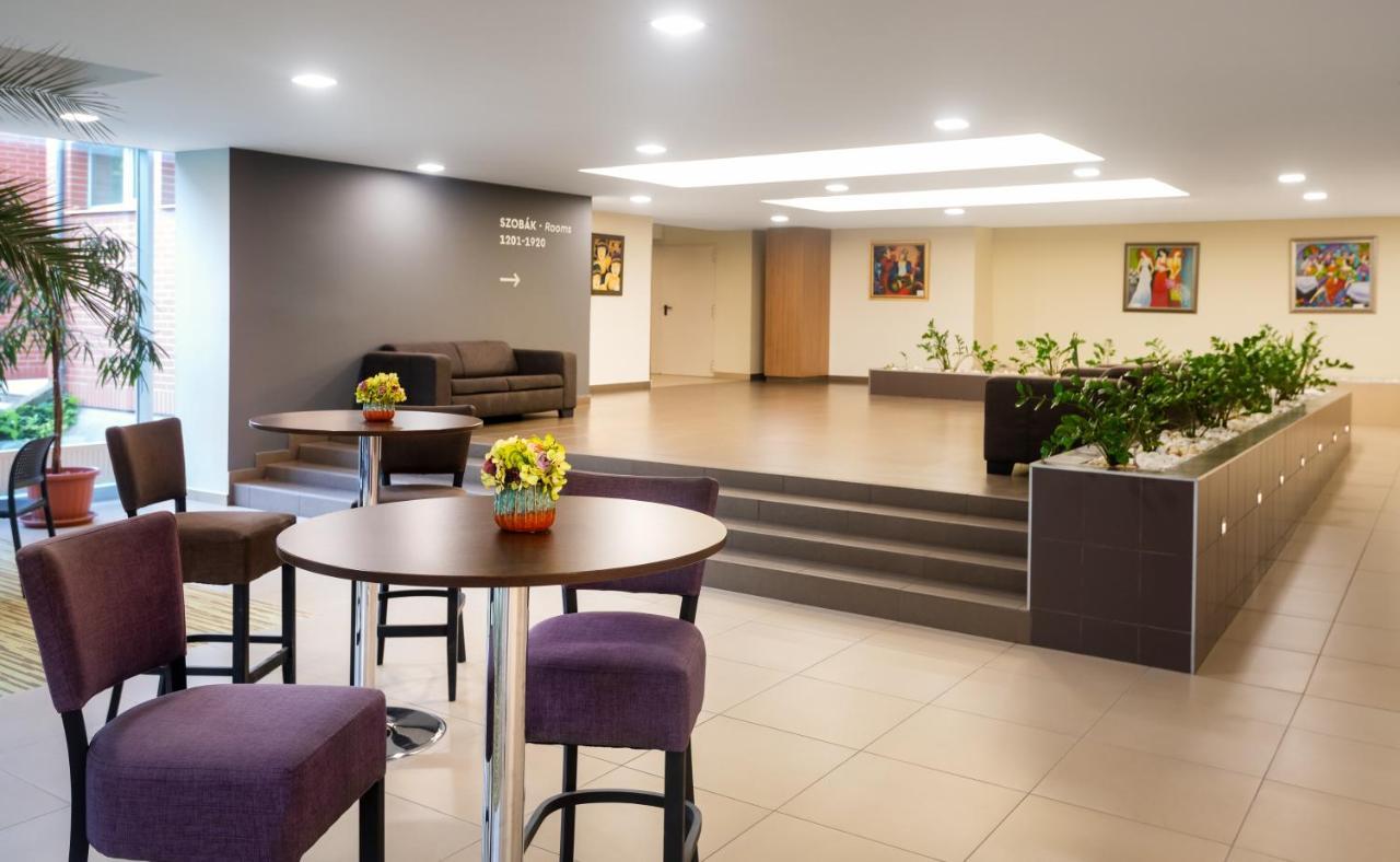 Hunguest Hotel Дьюла Екстер'єр фото