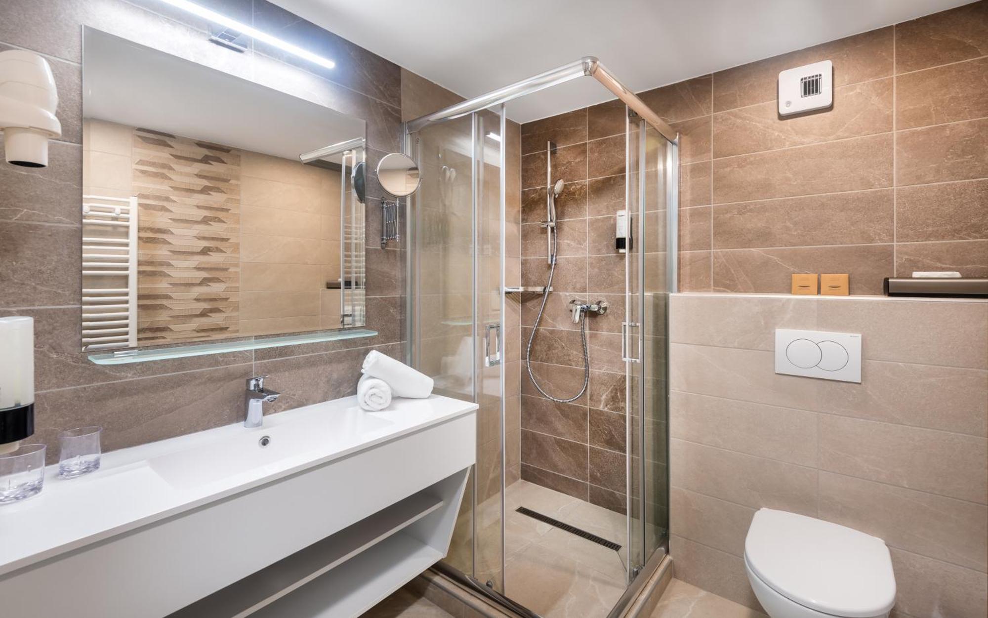 Hunguest Hotel Дьюла Екстер'єр фото
