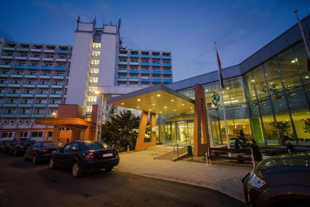 Hunguest Hotel Дьюла Екстер'єр фото