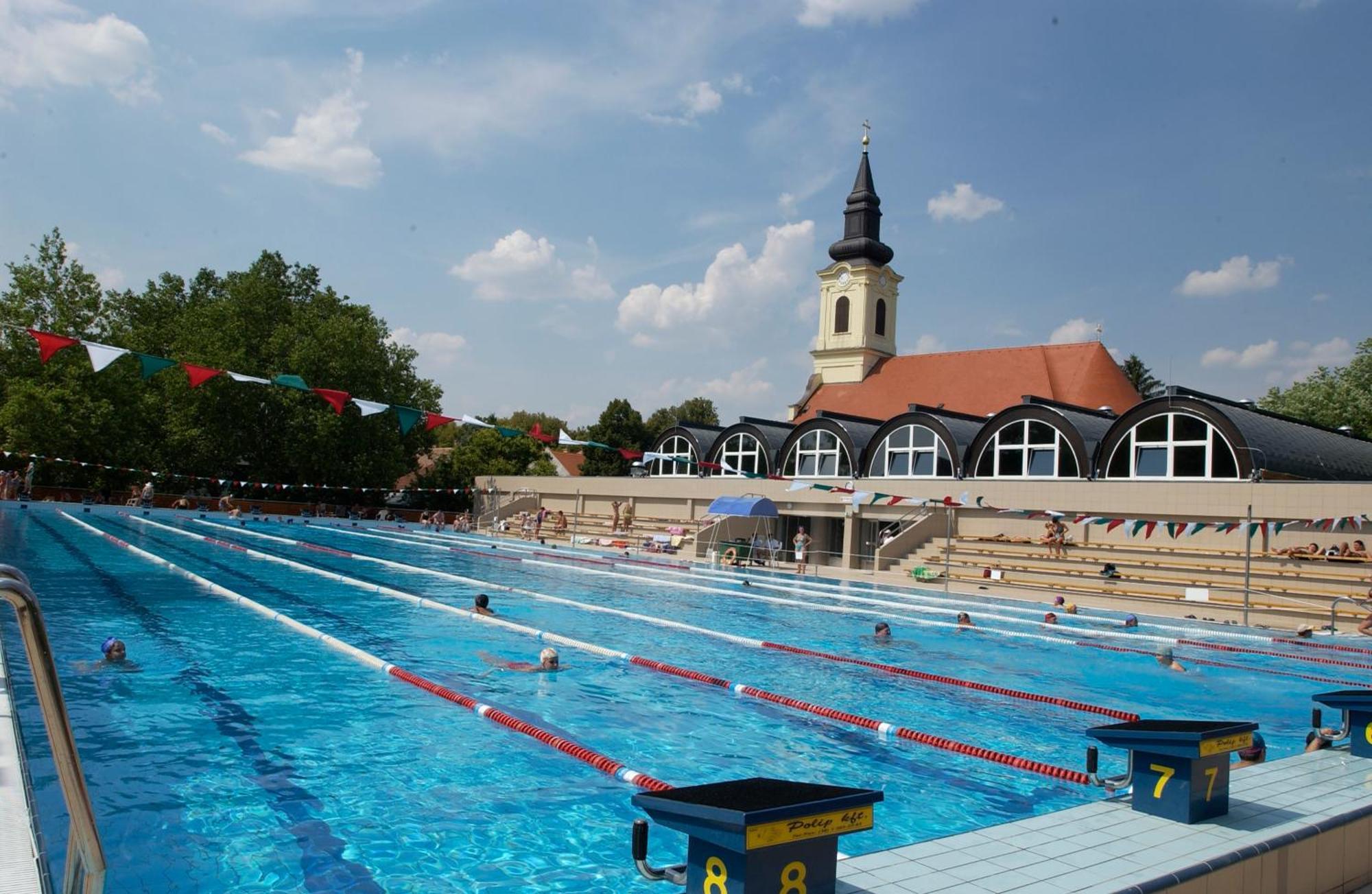 Hunguest Hotel Дьюла Екстер'єр фото