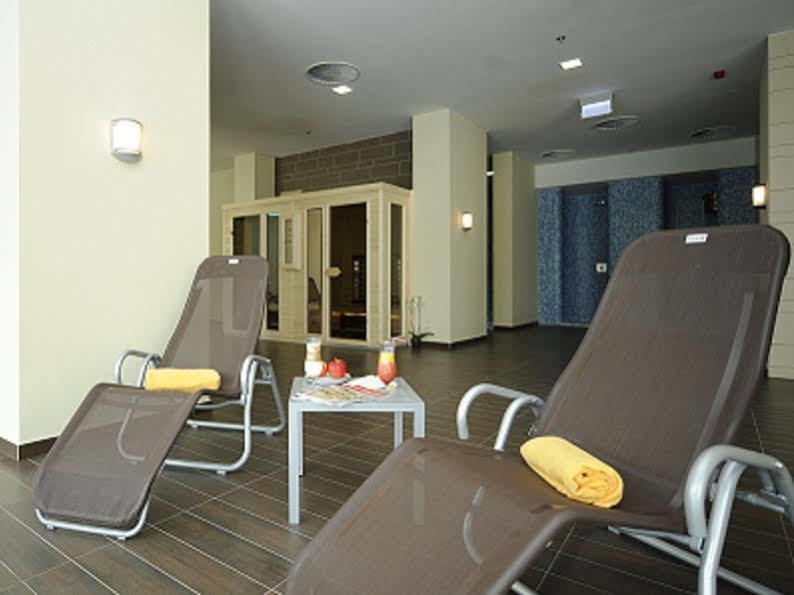Hunguest Hotel Дьюла Екстер'єр фото